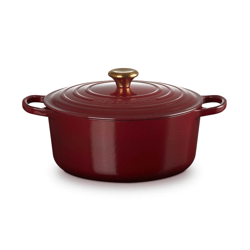 Le Creuset Signature Cast Iron 28cm Round Casserole - Garnet