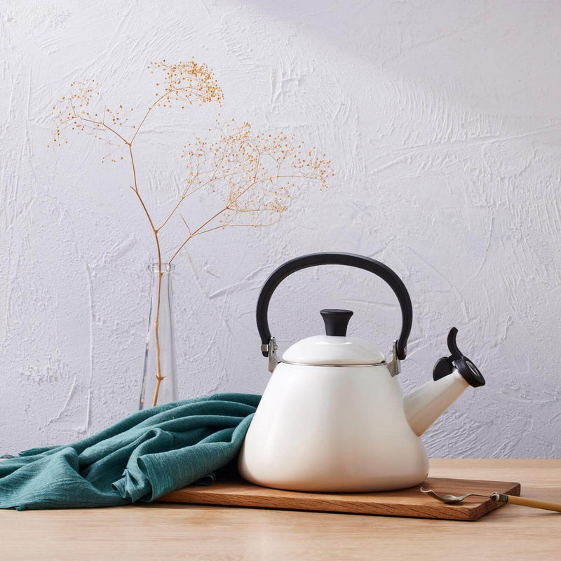 Le Creuset Kone Stove Top Kettle - Meringue