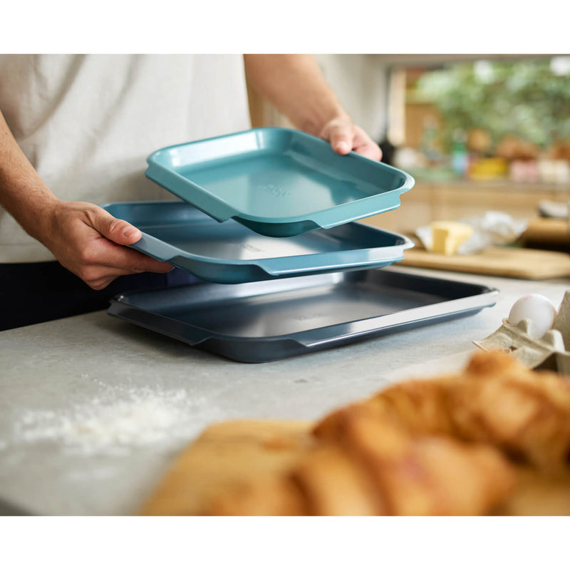 Joseph Joseph Nest™ Bake Oven Non-Stick Small Baking Tray - Blue