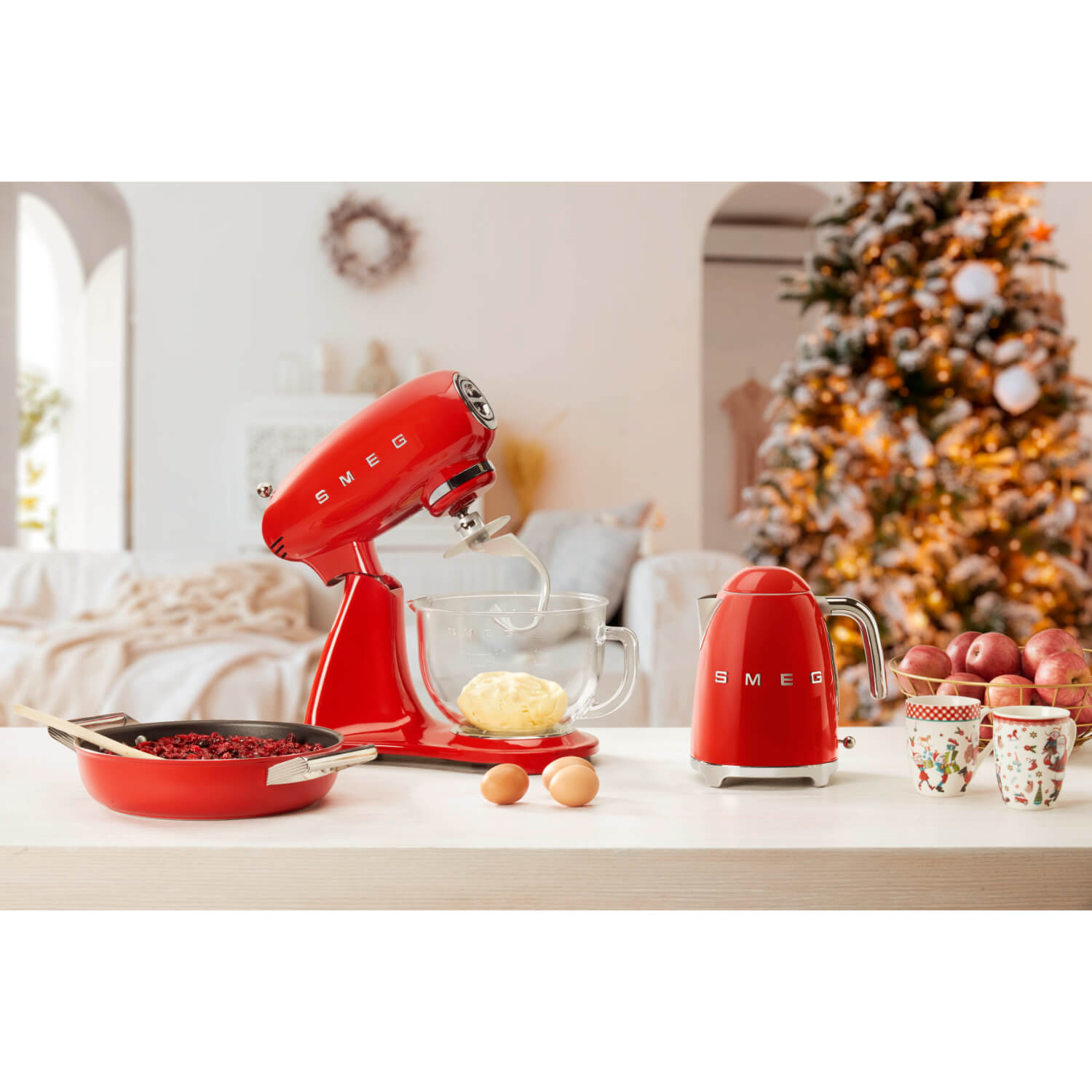 Smeg store kettle red